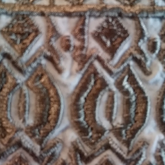 Beautiful Mid skirt with brown/gray embroidery - Picture 2 of 3